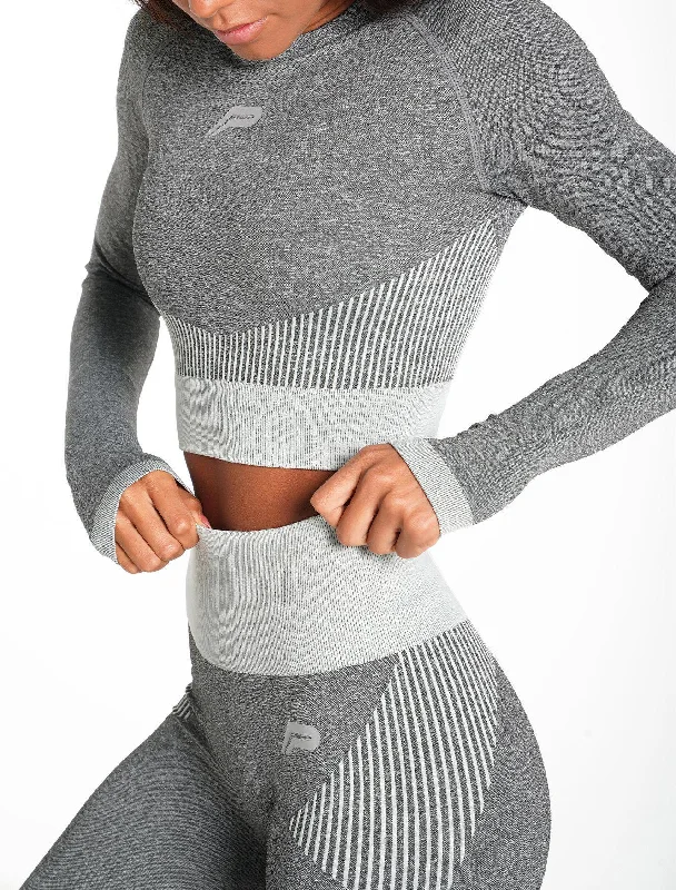 adapt-seamless-long-sleeve-crop-top-light-grey