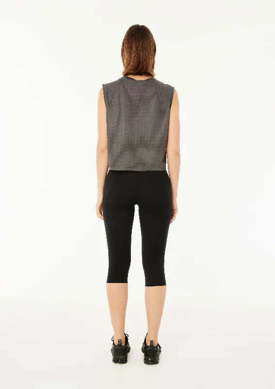 arrowhead-air-form-cropped-tank-in-dark-shadow