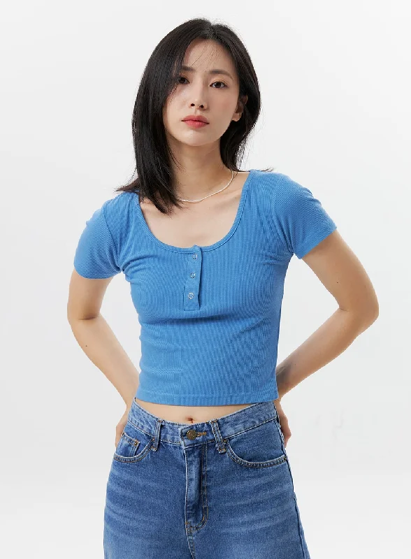 Buttoned U-Neck Crop Tee OG318