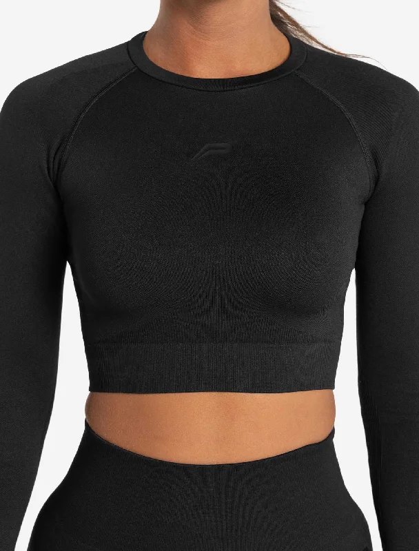 core-seamless-long-sleeve-crop-top-blackout