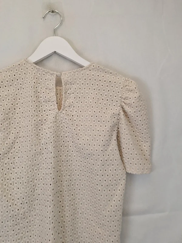 forever-new-casual-eyelet-puff-sleeve-top-size-m-b005-599-be