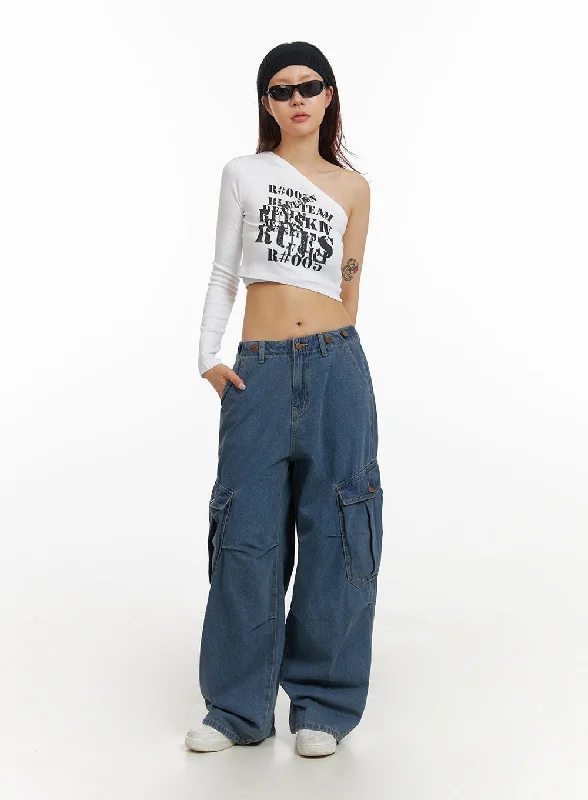 graphic-one-shoulder-slim-fit-crop-tee-iy410