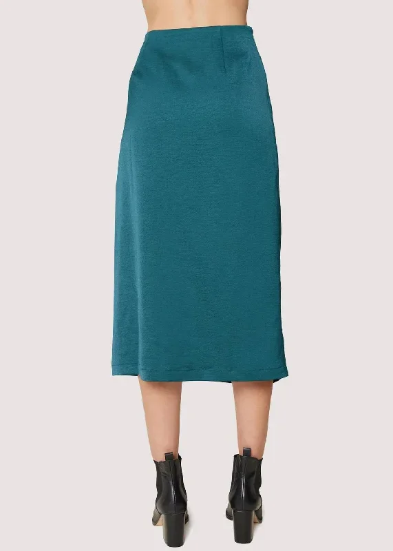 modern-love-midi-dress-in-green