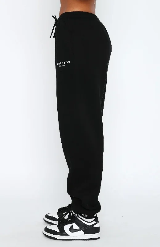 put-it-on-repeat-sweatpants-black