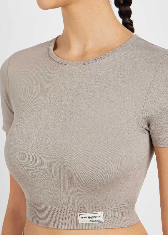 s671slwv9-women-seamless-tight-crop-tshirt-core