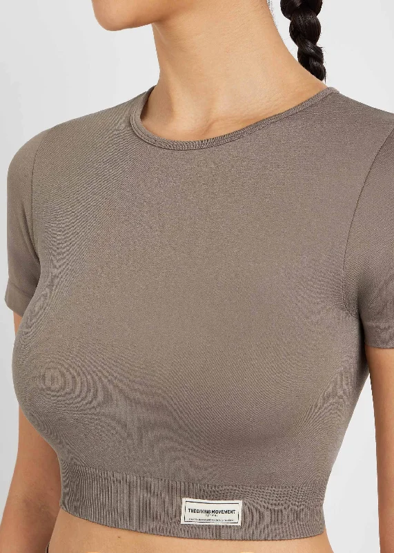 s671slwv9-women-seamless-tight-crop-tshirt-core