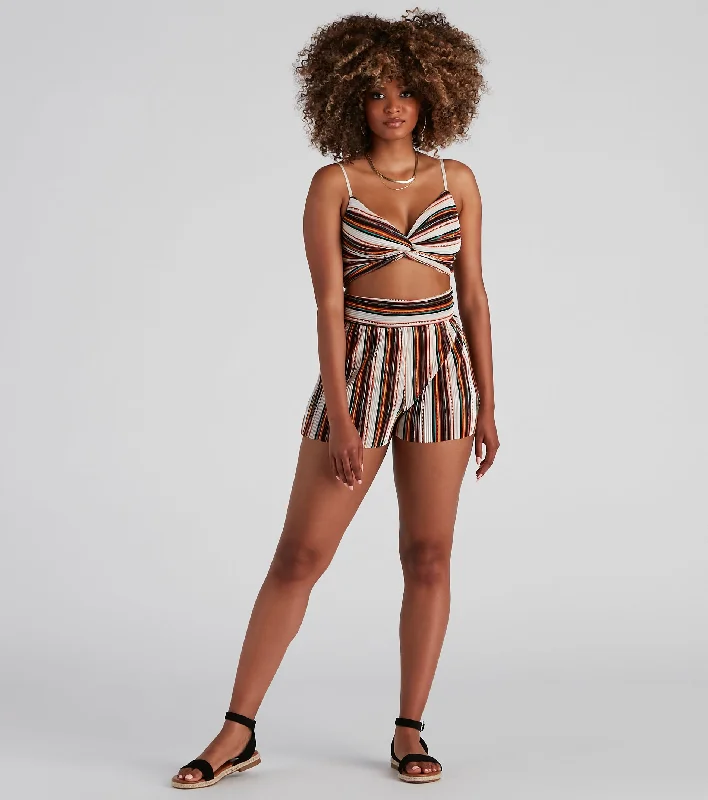 seasonal-striped-pleat-shorts-065030700012