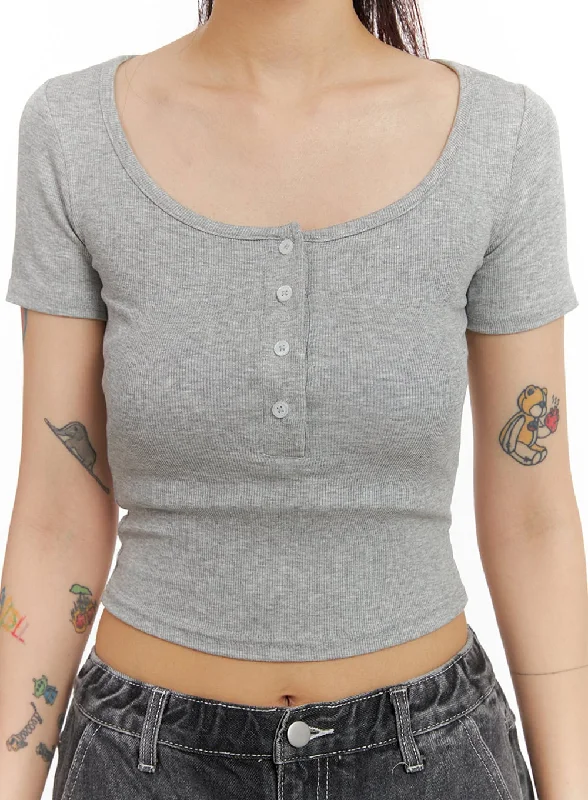 slim-fit-buttoned-u-neck-crop-top-iy410