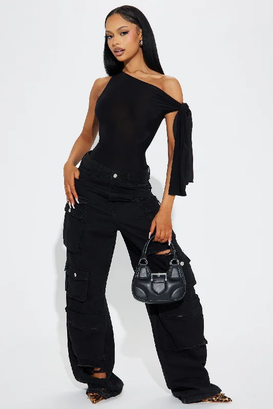 sofia-off-shoulder-bodysuit-black